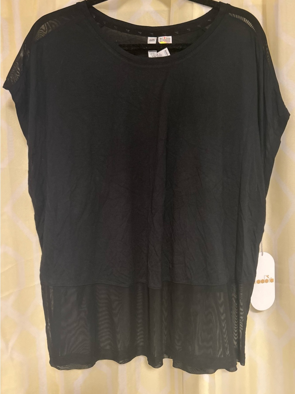 NWT Diadora flowy athletic top